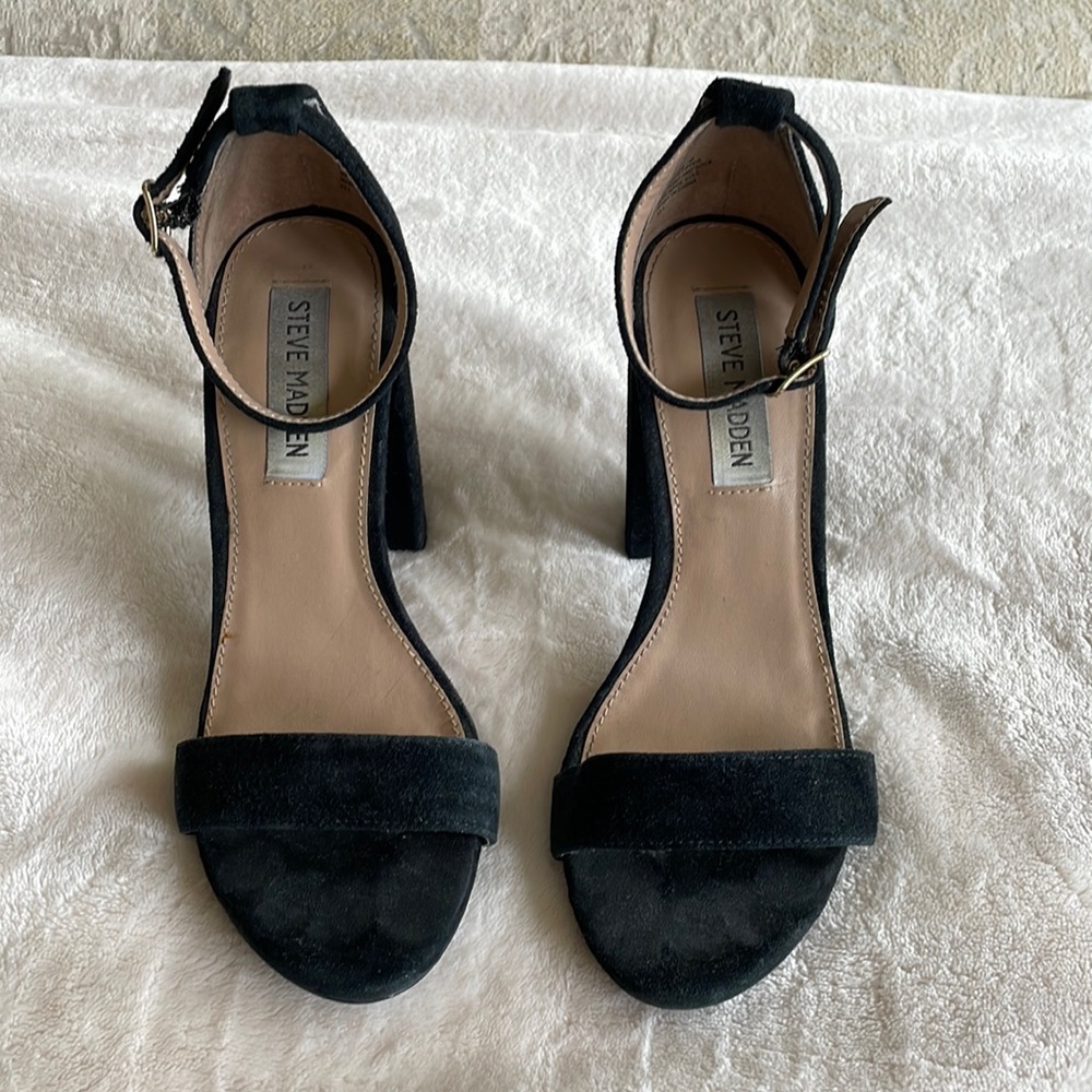 Steve Madden Black Suede Carrson.